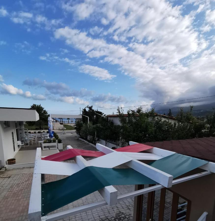 Dolce Italia Residence Radhimë Exterior foto