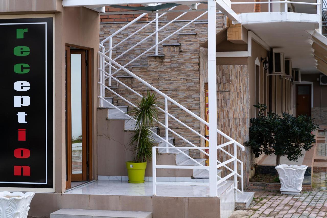 Dolce Italia Residence Radhimë Exterior foto